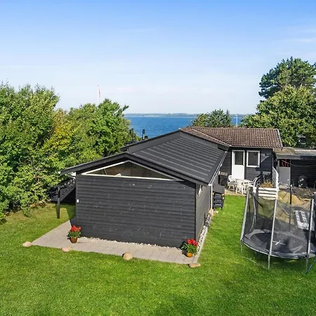 Holiday home Nice In With 4 Bedrooms, Sauna And Wifi Millinge