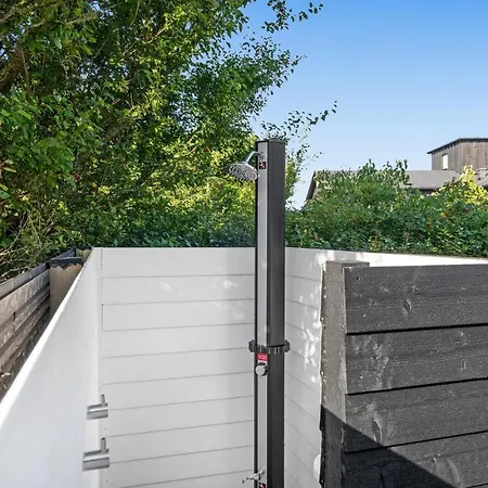 Nice In With 4 Bedrooms, Sauna And Wifi Holiday home *