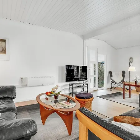 Nice In With 4 Bedrooms, Sauna And Wifi Millinge