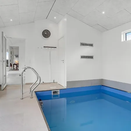 Nice In With 4 Bedrooms, Sauna And Wifi Holiday home Millinge