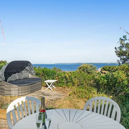 Holiday home Nice In With 4 Bedrooms, Sauna And Wifi *