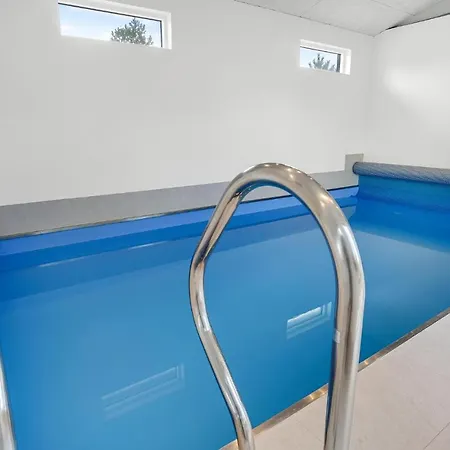 Holiday home Nice In With 4 Bedrooms, Sauna And Wifi